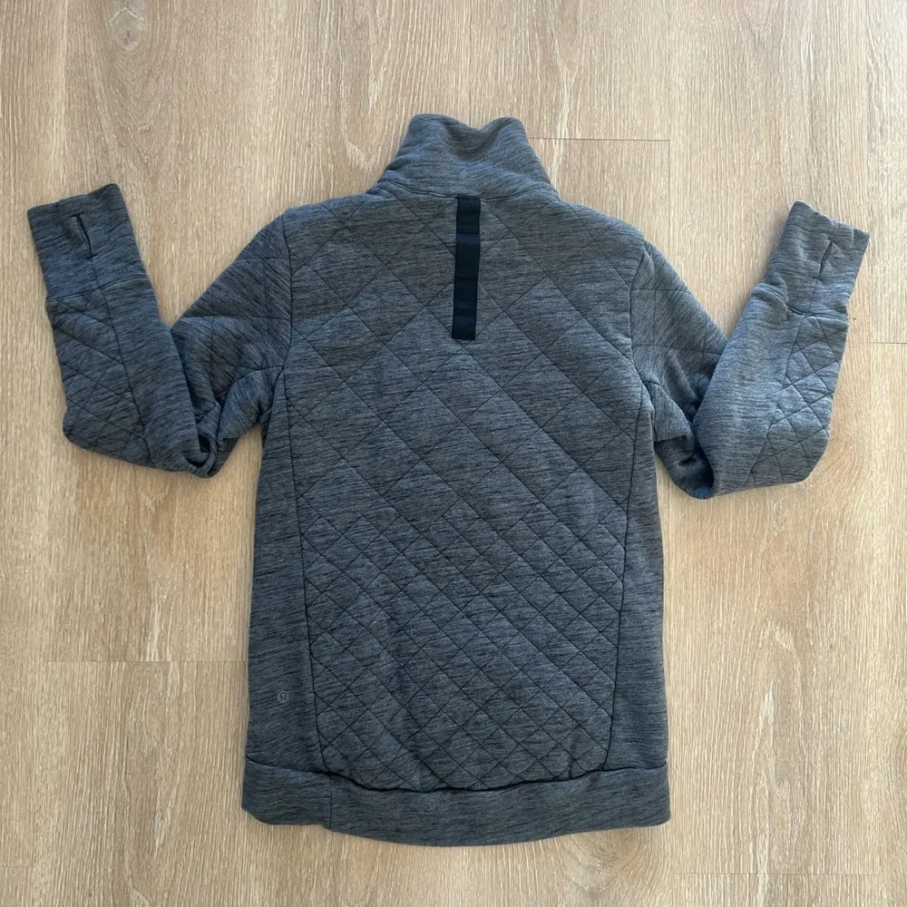 lululemon athletica Gray Quilted Sweatshirt - Picture 4 of 6